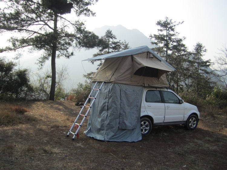 Off Road 4 Orang Roof Top Tent Mudah Perakitan 233 * 140 * 123cm Ukuran Dalam