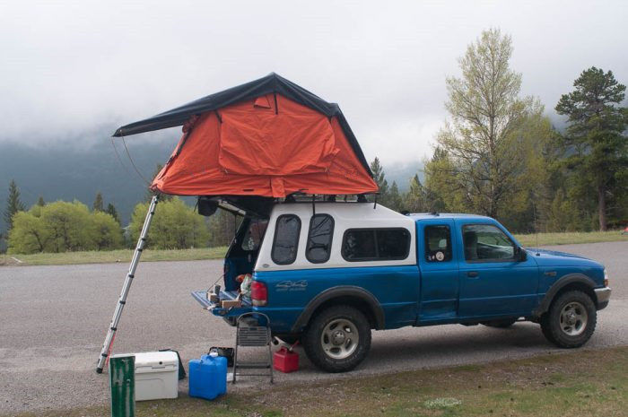 Tenda Kendaraan Pop Up Tahan Air Mata Dengan Tangga Aluminium Yang Dapat Dipanjangkan 2M