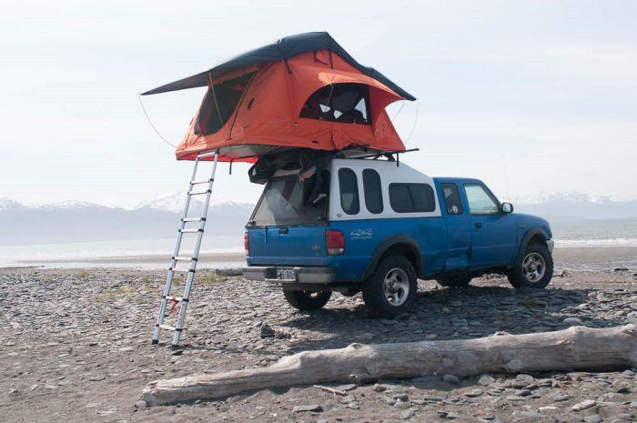 Tenda Kendaraan Pop Up Tahan Air Mata Dengan Tangga Aluminium Yang Dapat Dipanjangkan 2M